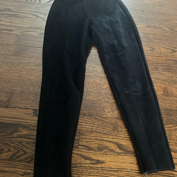 ZARA Women’s Faux Suede Legging Pants with Zippered Ankles Black Size Medium - Picture 2 of 5
